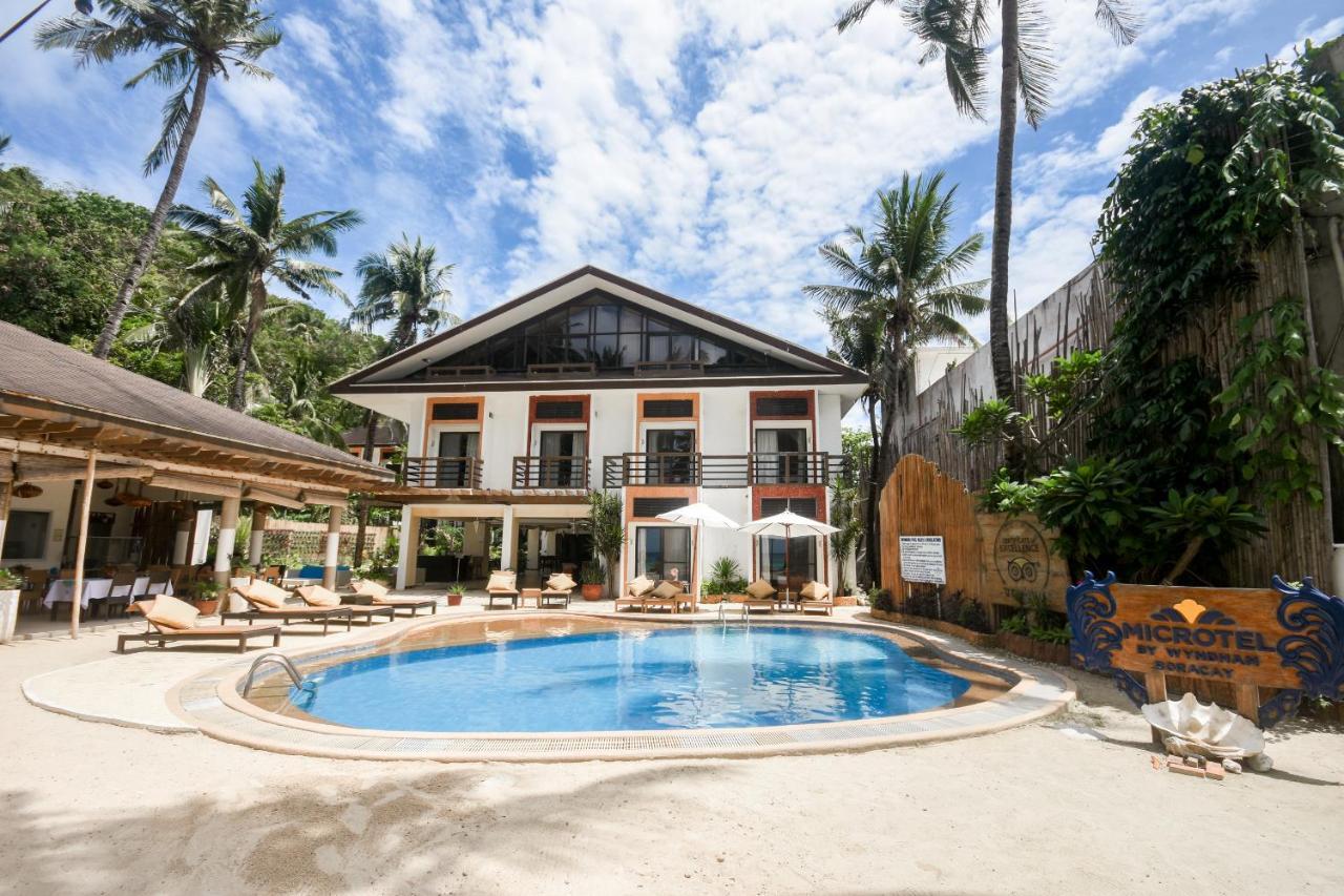 Microtel By Wyndham Boracay Balabag  Экстерьер фото