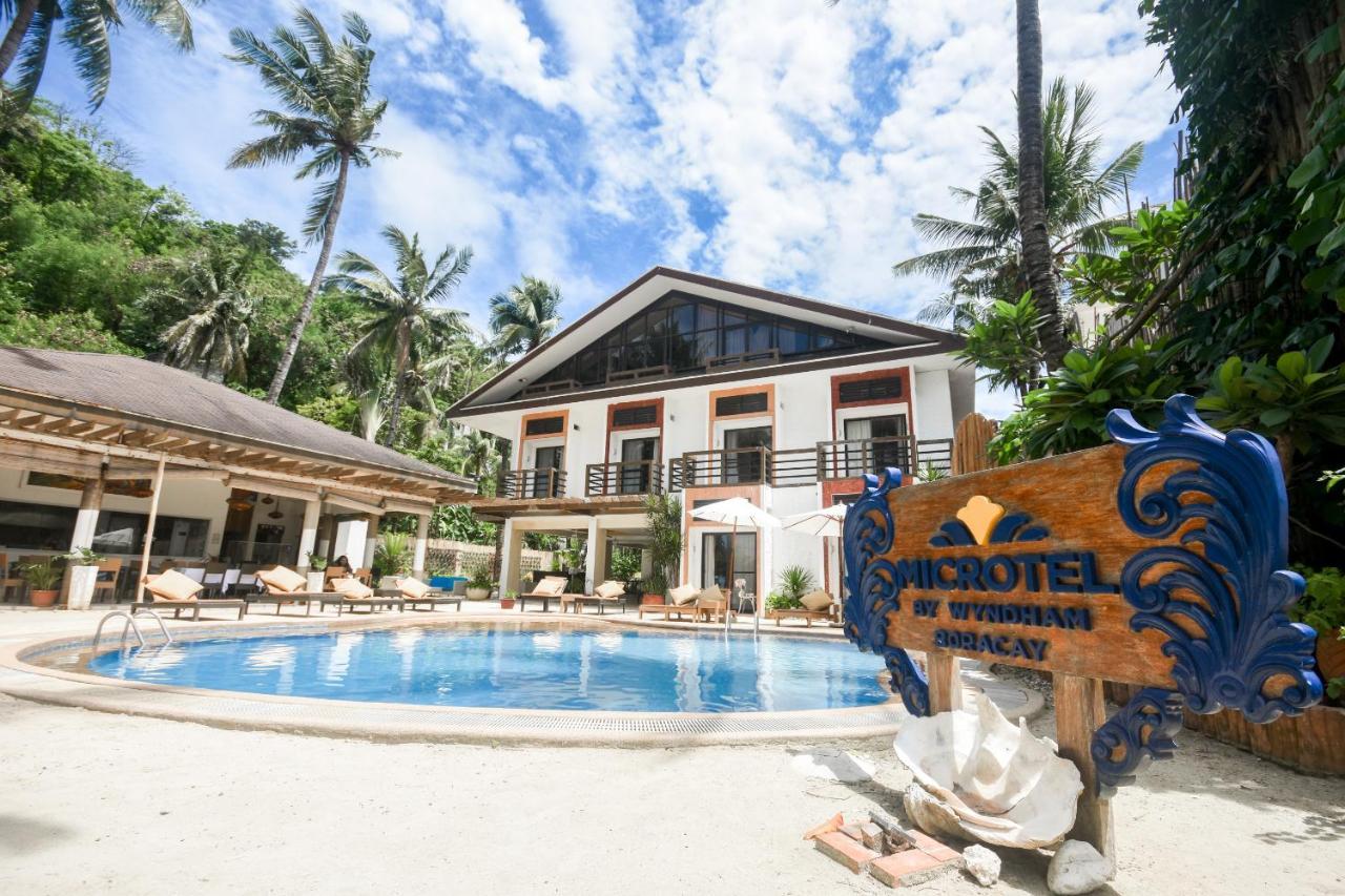 Microtel By Wyndham Boracay Balabag  Экстерьер фото