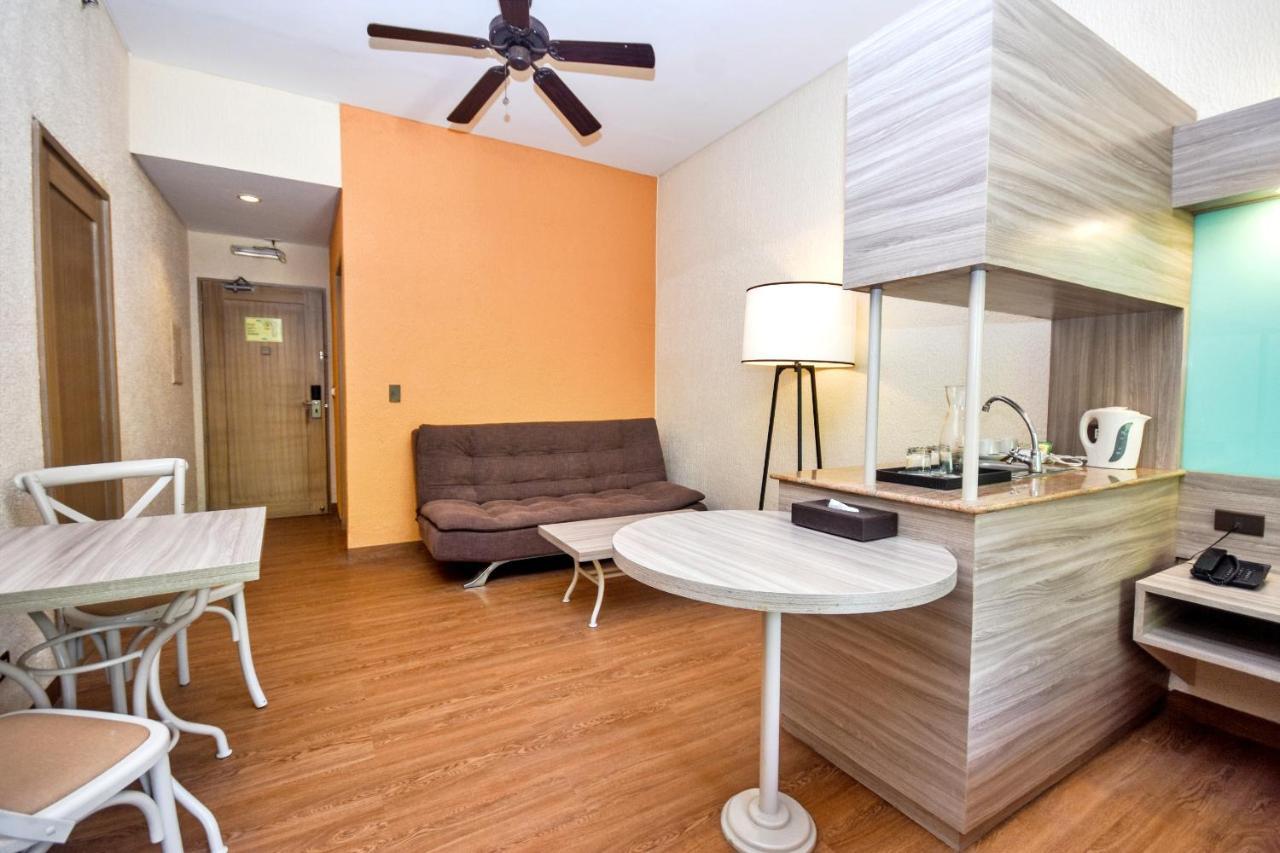 Microtel By Wyndham Boracay Balabag  Экстерьер фото