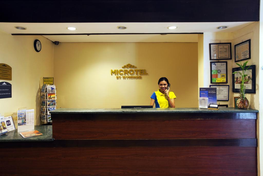 Microtel By Wyndham Boracay Balabag  Экстерьер фото