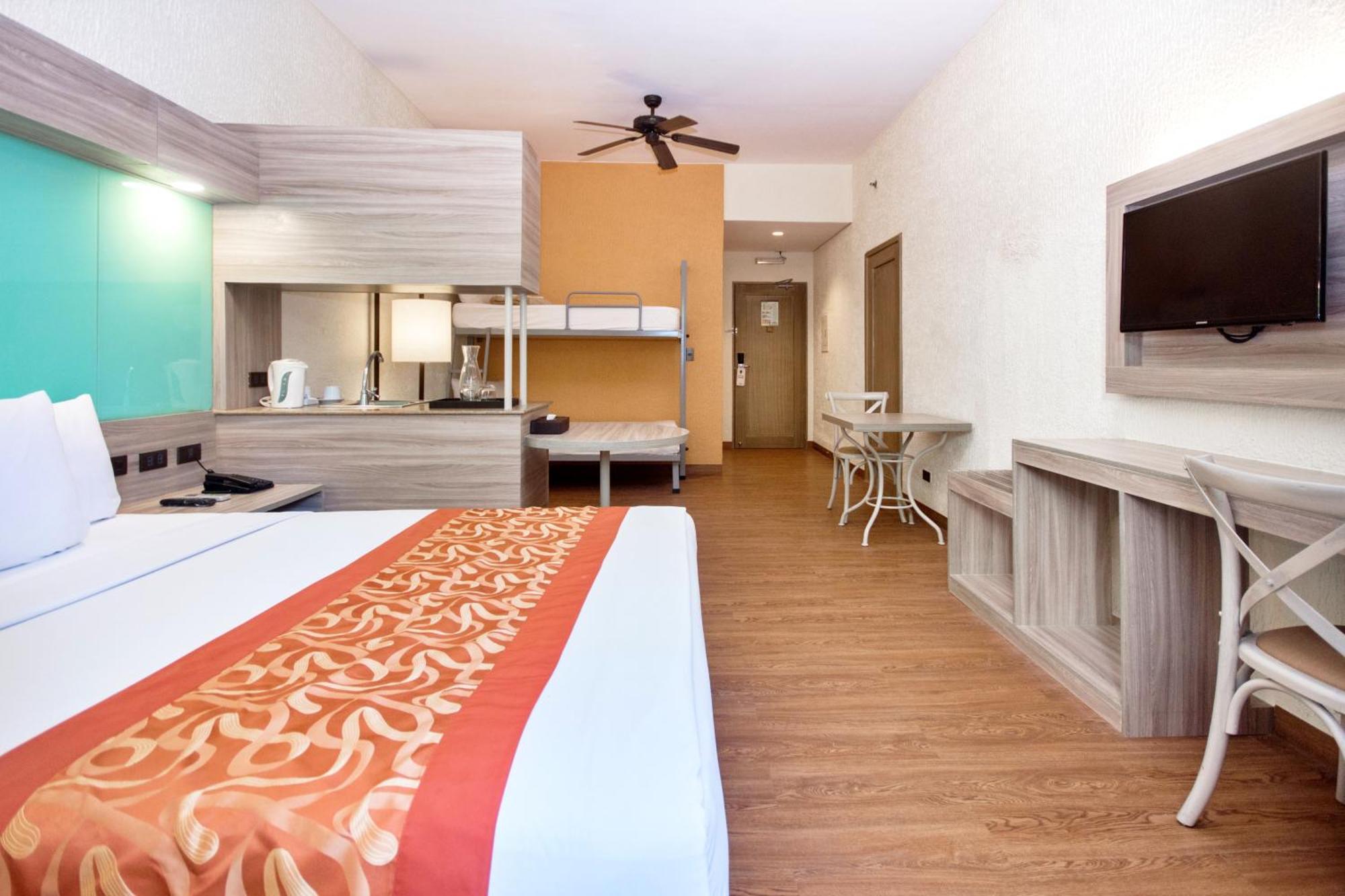 Microtel By Wyndham Boracay Balabag  Экстерьер фото