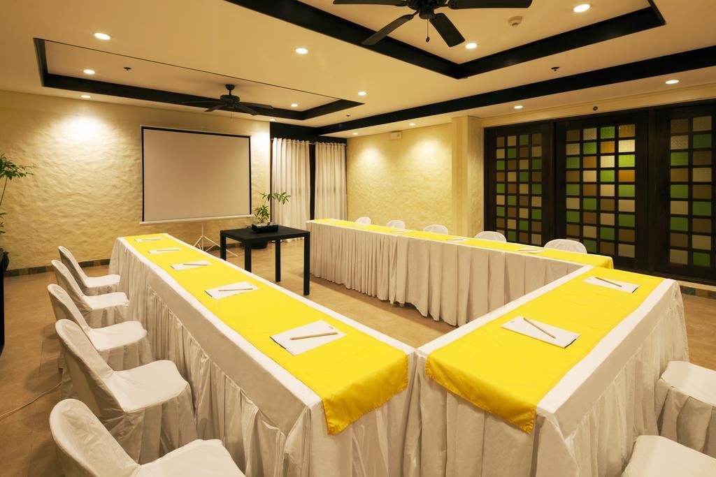 Microtel By Wyndham Boracay Balabag  Экстерьер фото