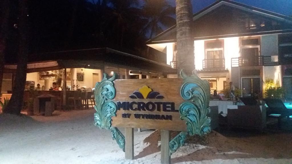 Microtel By Wyndham Boracay Balabag  Экстерьер фото