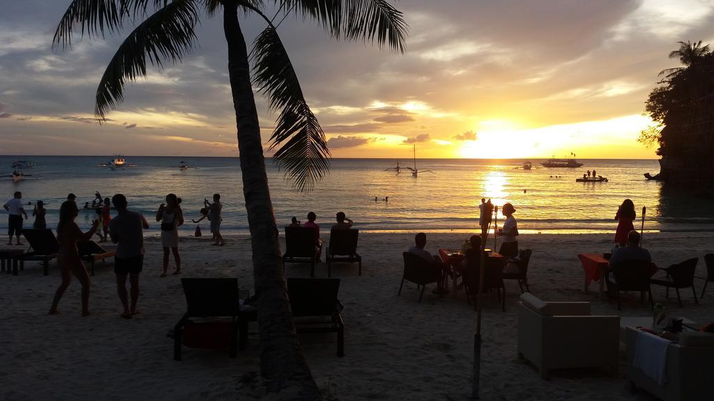 Microtel By Wyndham Boracay Balabag  Экстерьер фото