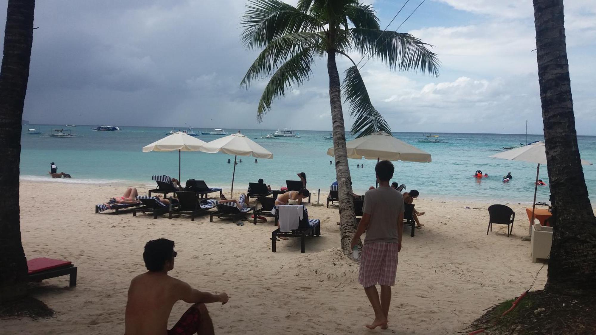 Microtel By Wyndham Boracay Balabag  Экстерьер фото