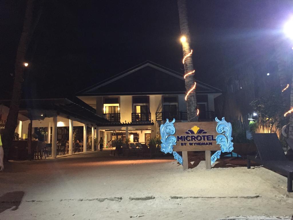 Microtel By Wyndham Boracay Balabag  Экстерьер фото